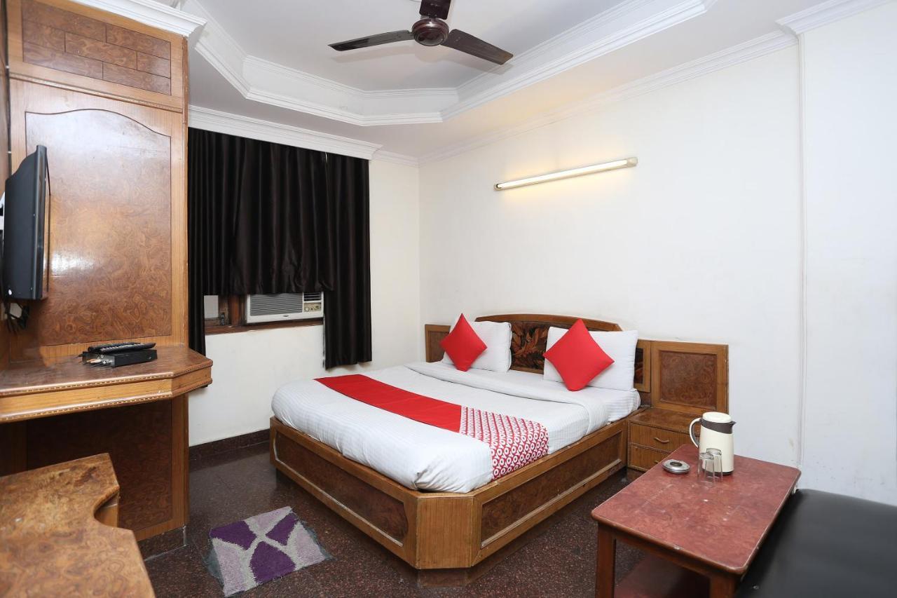 Oyo 8188 Vardhmaan Inn Delhi  Eksteriør billede