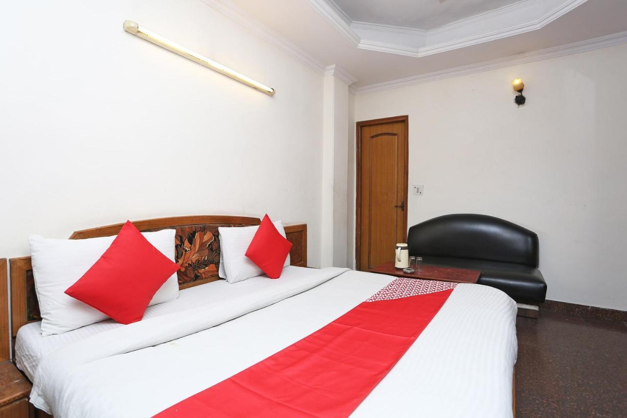 Oyo 8188 Vardhmaan Inn Delhi  Eksteriør billede