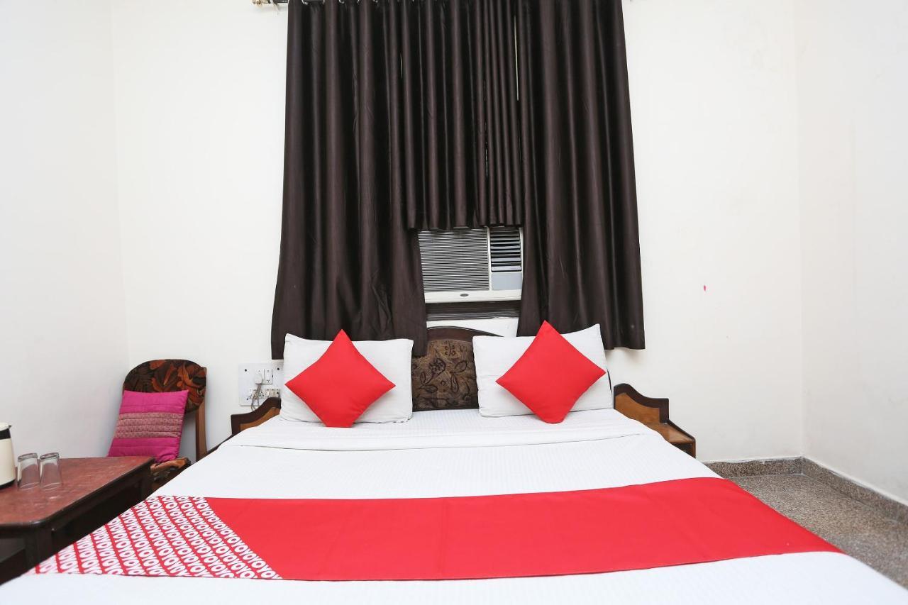 Oyo 8188 Vardhmaan Inn Delhi  Eksteriør billede