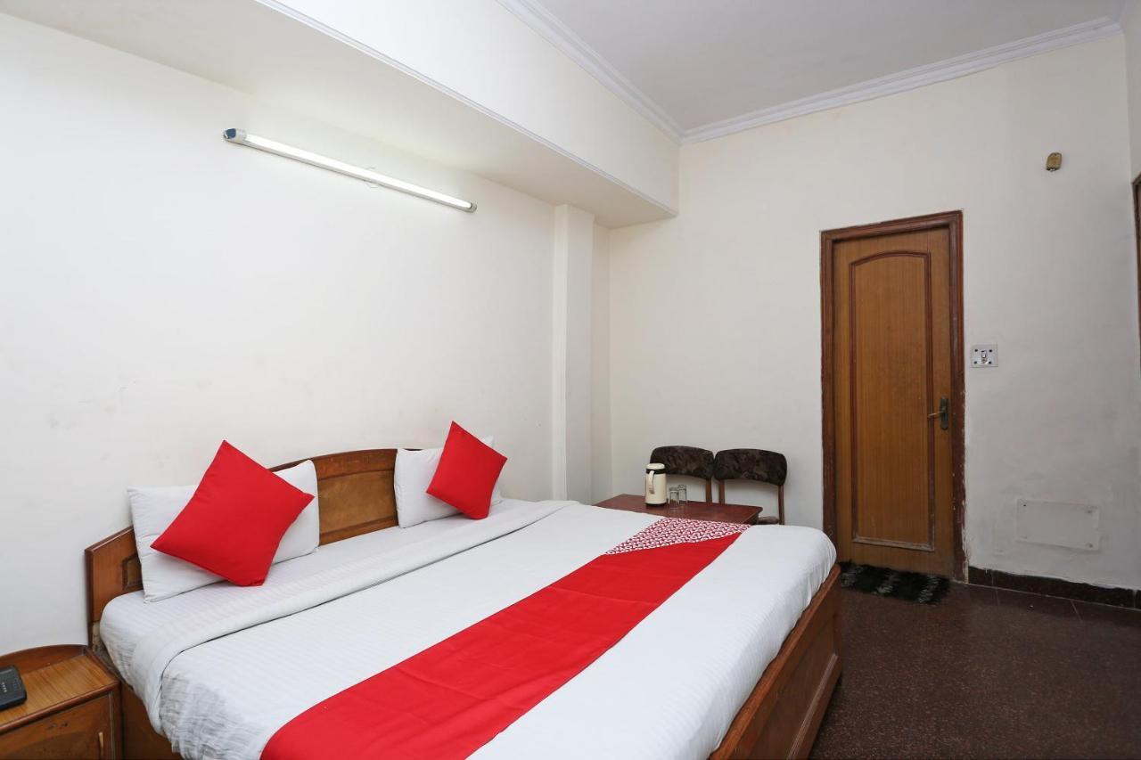 Oyo 8188 Vardhmaan Inn Delhi  Eksteriør billede