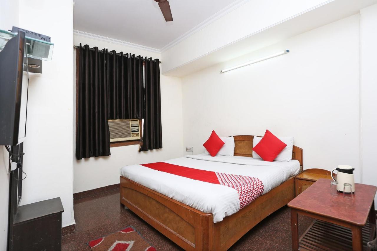 Oyo 8188 Vardhmaan Inn Delhi  Eksteriør billede